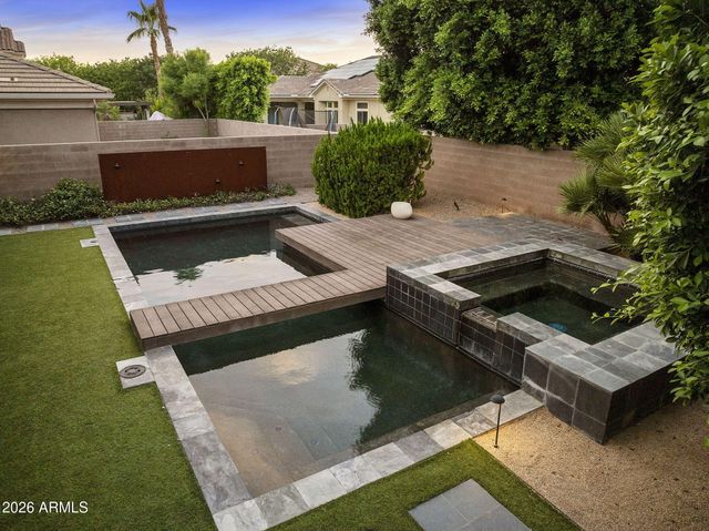 210 W NEW DAWN Drive, Chandler, AZ 85248