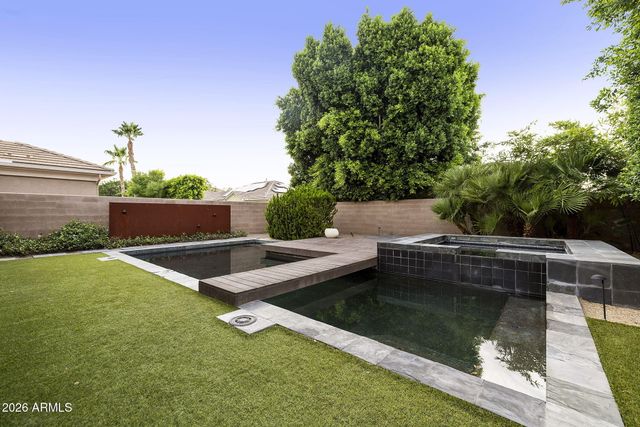 210 W NEW DAWN Drive, Chandler, AZ 85248
