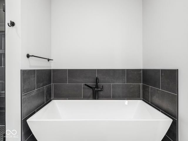 319 E 16th Street 302, Indianapolis, IN 46202