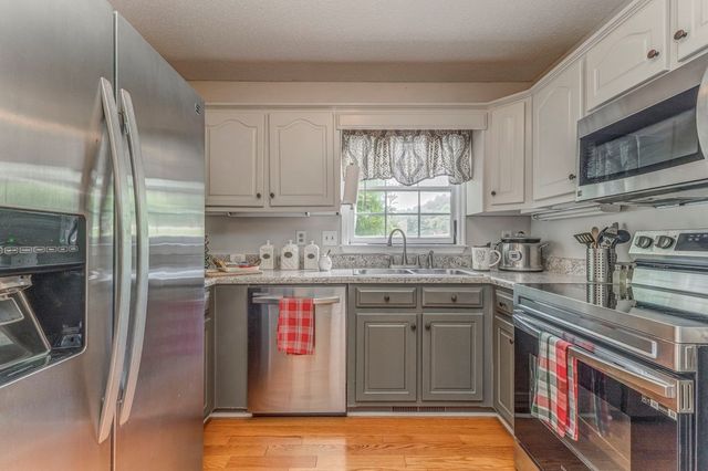 1962 Meadowbrook Circle, Dalton, GA 30720