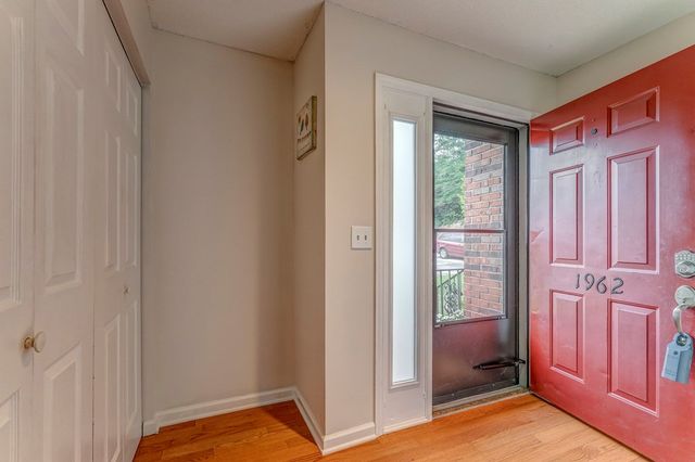 1962 Meadowbrook Circle, Dalton, GA 30720