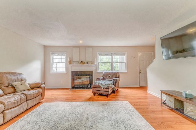 1962 Meadowbrook Circle, Dalton, GA 30720