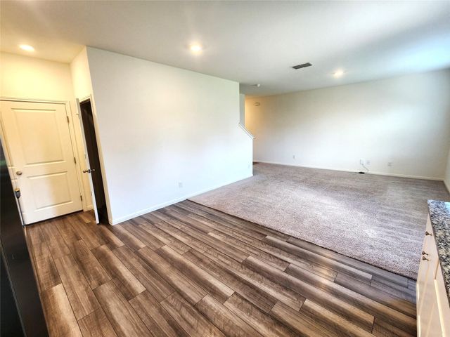 243 Waterbuck LOOP, Hutto, TX 78634