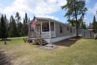 701 7th Lakewood Avenue, Warroad, MN 56763