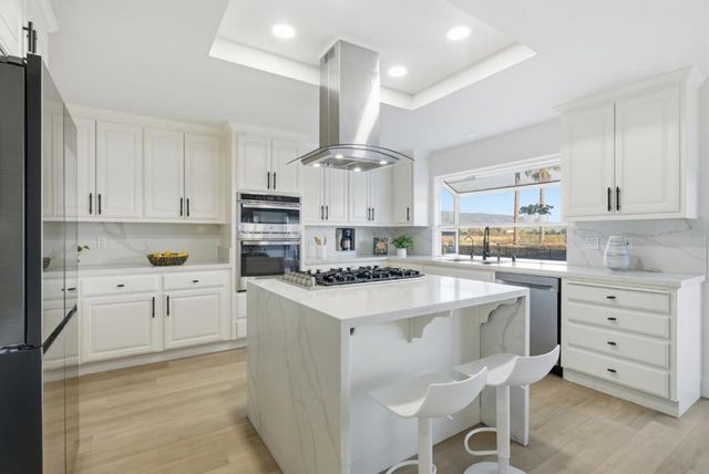 380 W Middle Avenue, Morgan Hill, CA 95037