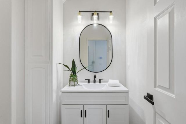 380 W Middle Avenue, Morgan Hill, CA 95037