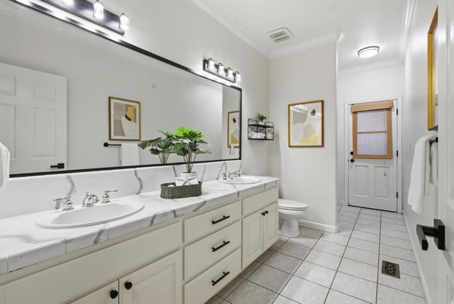 380 W Middle Avenue, Morgan Hill, CA 95037