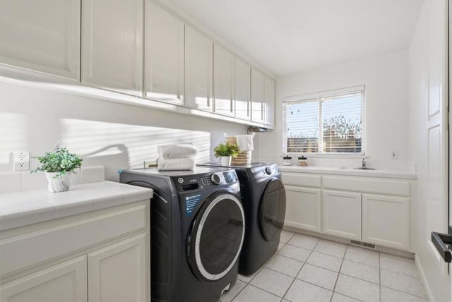 380 W Middle Avenue, Morgan Hill, CA 95037