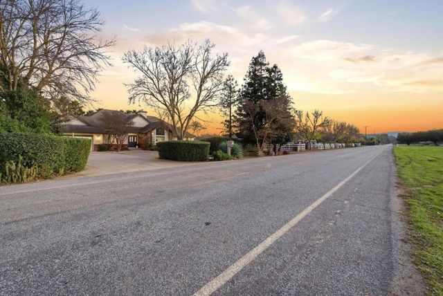 380 W Middle Avenue, Morgan Hill, CA 95037