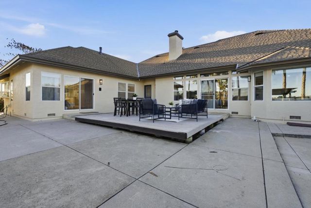 380 W Middle Avenue, Morgan Hill, CA 95037