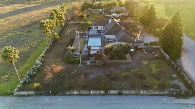 380 W Middle Avenue, Morgan Hill, CA 95037