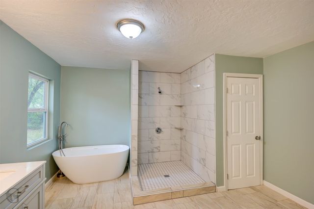 209 W Jackson Avenue, Haughton, LA 71037