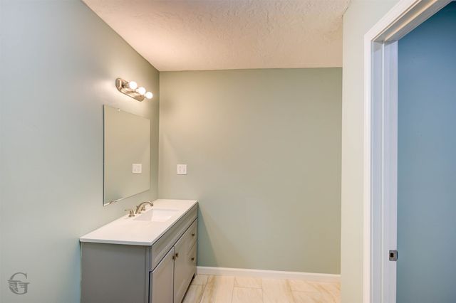 209 W Jackson Avenue, Haughton, LA 71037