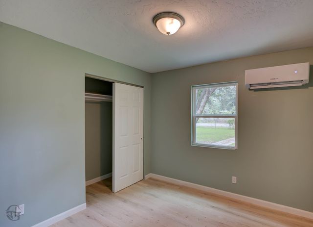 209 W Jackson Avenue, Haughton, LA 71037