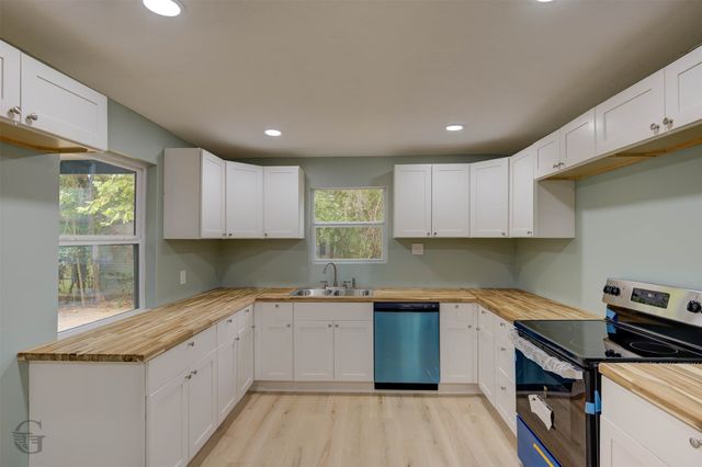 209 W Jackson Avenue, Haughton, LA 71037