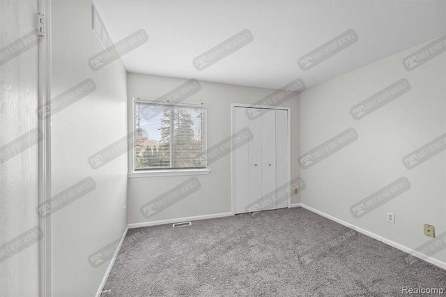 2249 S Commerce Road, Wolverine Lake, MI 48390