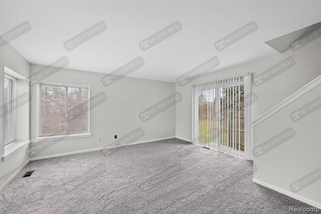 2249 S Commerce Road, Wolverine Lake, MI 48390