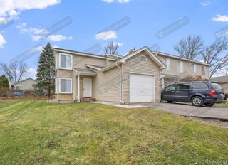 2249 S Commerce Road, Wolverine Lake, MI 48390