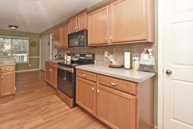 143 BurchField Run, Carrollton, GA 30116