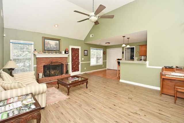 143 BurchField Run, Carrollton, GA 30116