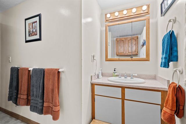 24 Cricket Lane, Concord, NH 03301