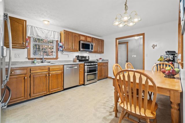 24 Cricket Lane, Concord, NH 03301