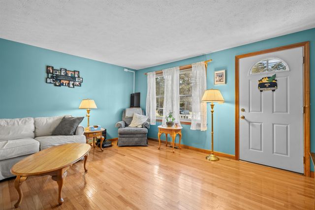 24 Cricket Lane, Concord, NH 03301