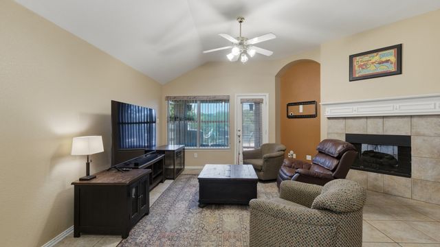 4802 Pier Nine Drive, Arlington, TX 76016
