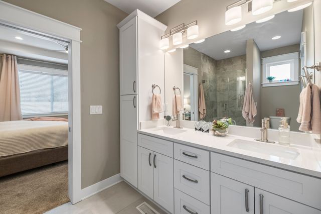 8881 Scarlet Drive, West Des Moines, IA 50266