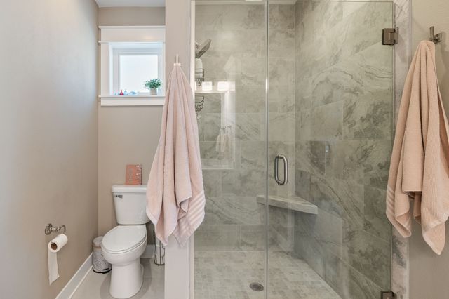 8881 Scarlet Drive, West Des Moines, IA 50266