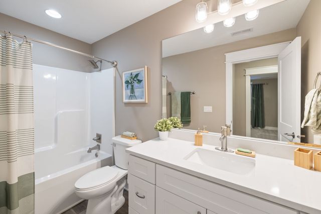 8881 Scarlet Drive, West Des Moines, IA 50266