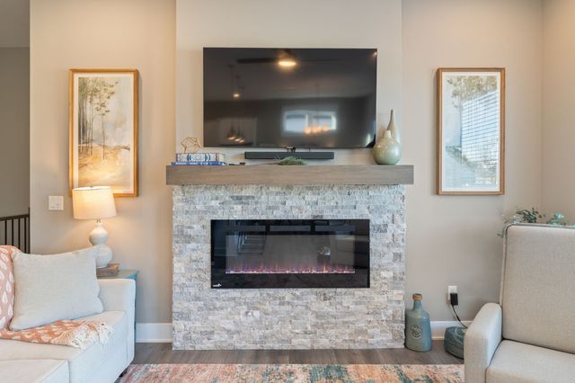 8881 Scarlet Drive, West Des Moines, IA 50266