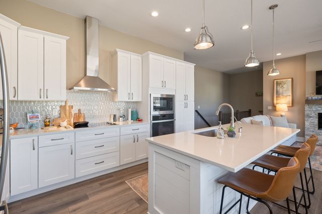 8881 Scarlet Drive, West Des Moines, IA 50266