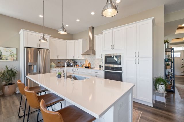 8881 Scarlet Drive, West Des Moines, IA 50266