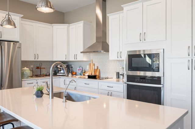 8881 Scarlet Drive, West Des Moines, IA 50266