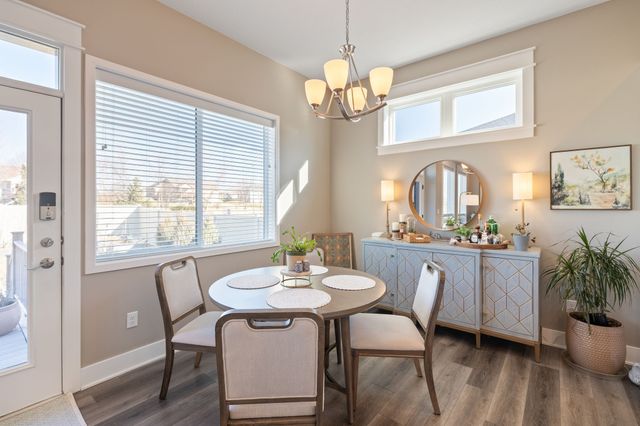 8881 Scarlet Drive, West Des Moines, IA 50266