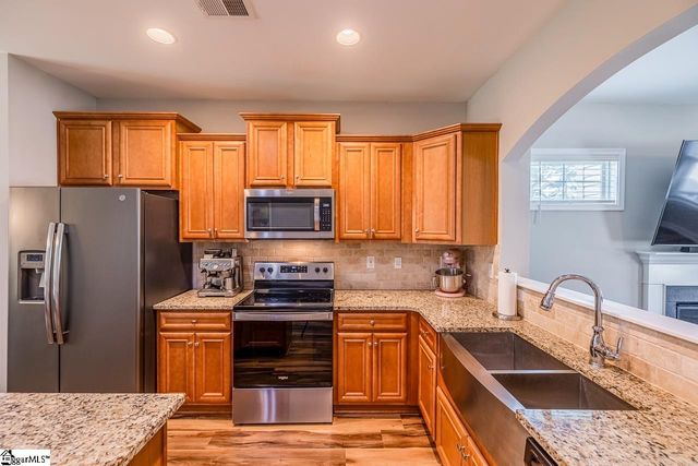 619 Autumn Breeze Walk, Inman, SC 29349