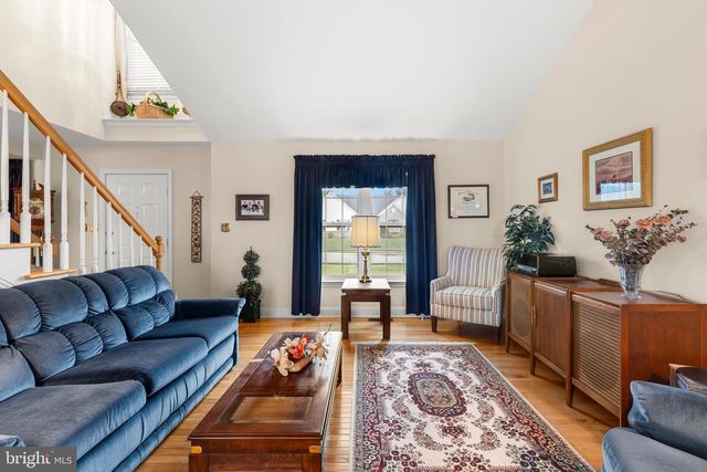 1347 STERLING DR, York, PA 17404