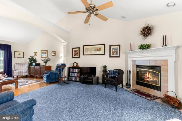 1347 STERLING DR, York, PA 17404