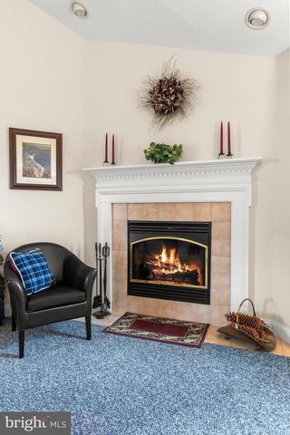 1347 STERLING DR, York, PA 17404