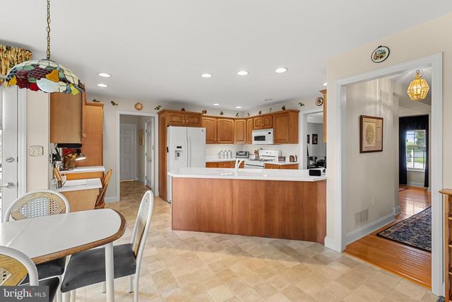 1347 STERLING DR, York, PA 17404