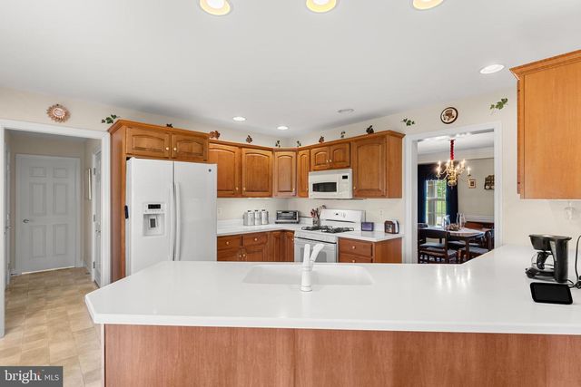 1347 STERLING DR, York, PA 17404
