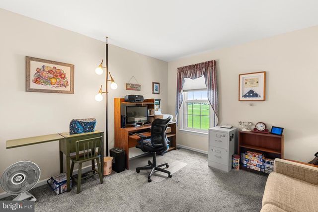 1347 STERLING DR, York, PA 17404