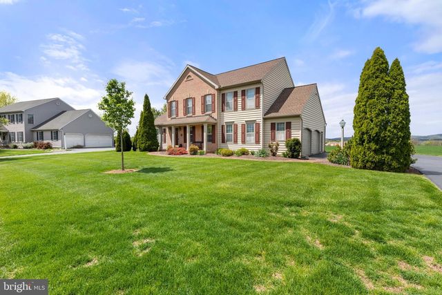 1347 STERLING DR, York, PA 17404