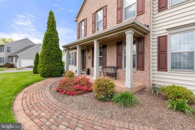 1347 STERLING DR, York, PA 17404