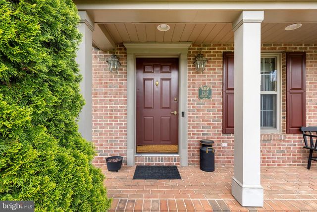 1347 STERLING DR, York, PA 17404
