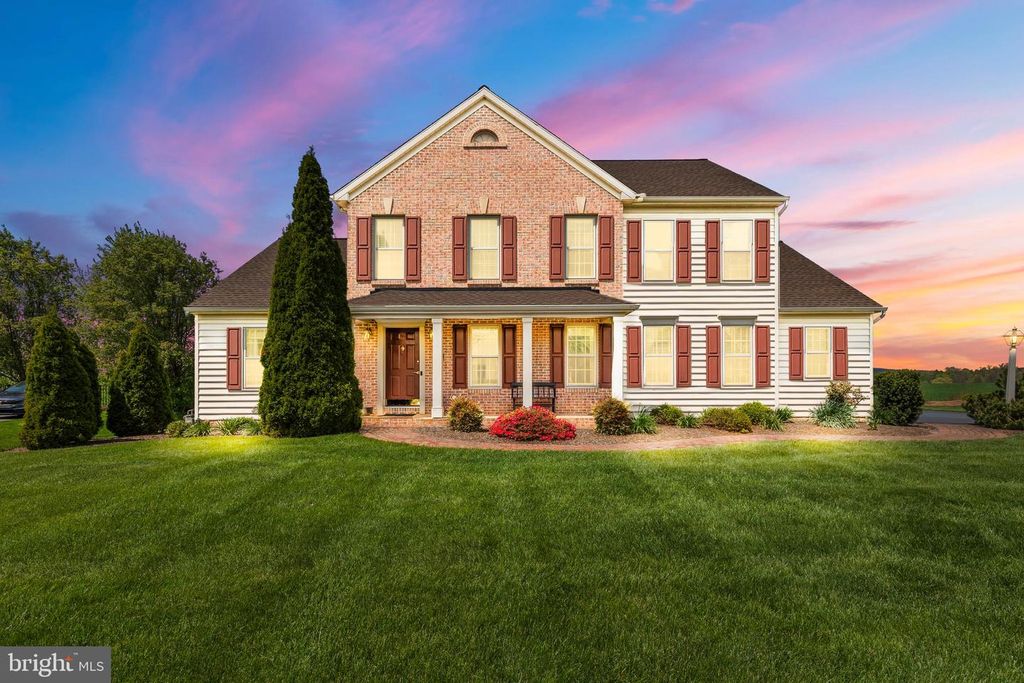 1347 STERLING DR, York, PA 17404
