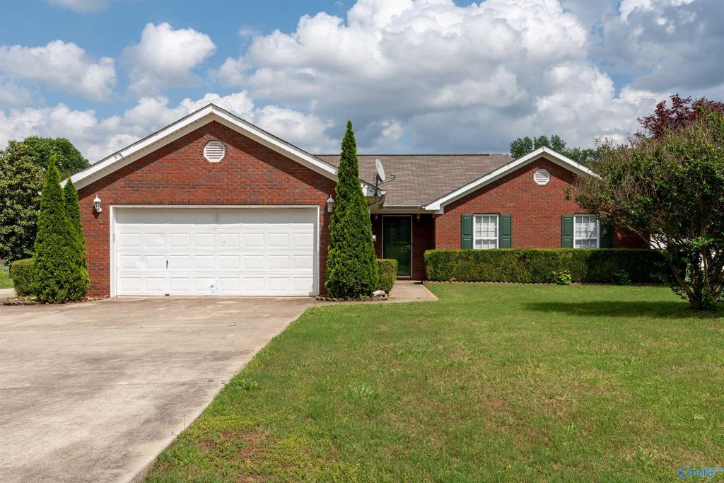 14542 Sara Beth Drive, Harvest, AL 35749