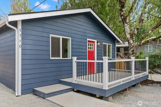 1710 SW 106 Street, Seattle, WA 98146