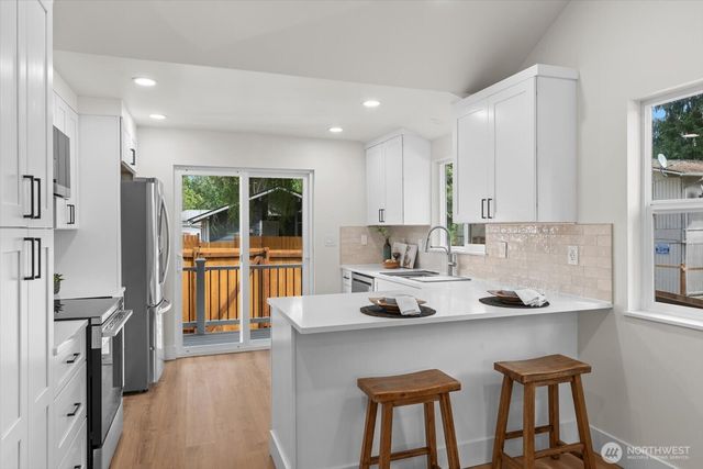 1710 SW 106 Street, Seattle, WA 98146